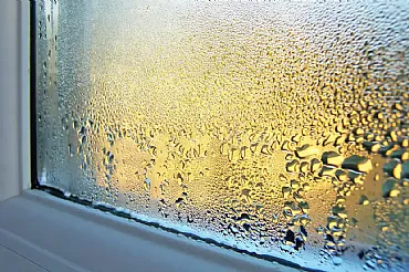 Why do windows and doors condense in autumn and winter?